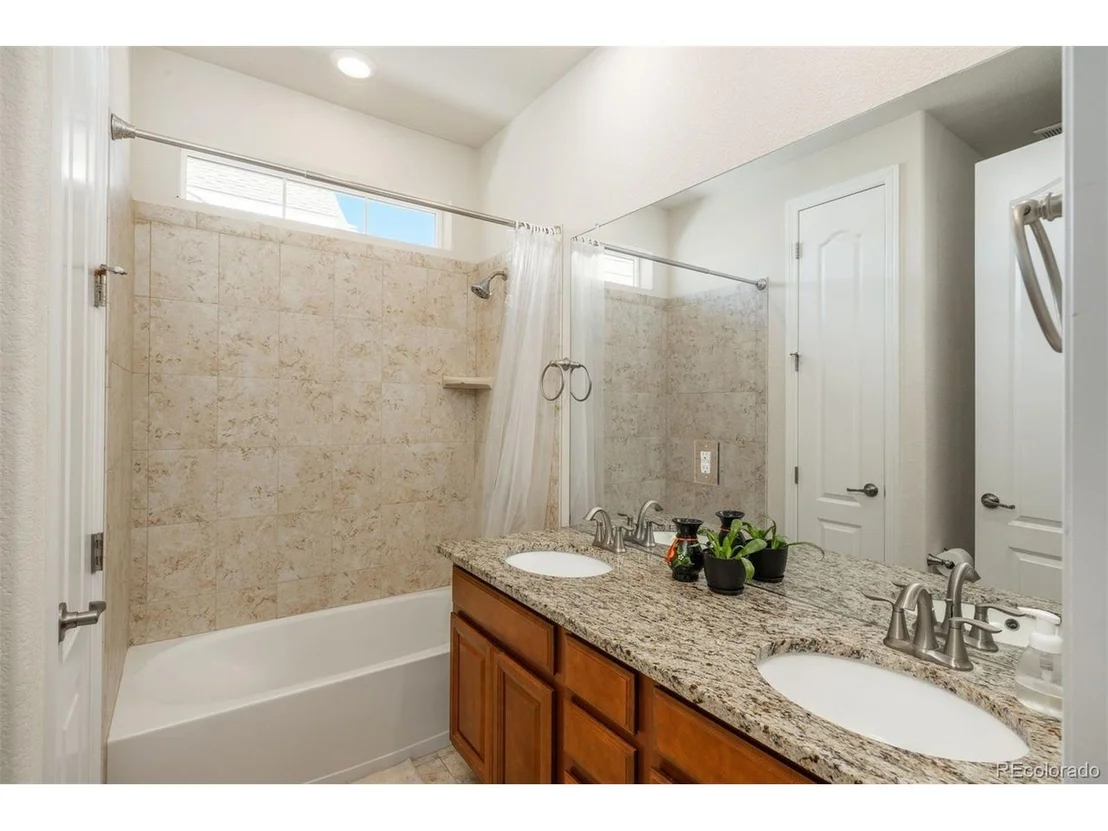 Photo of 2414 Leafdale Cir