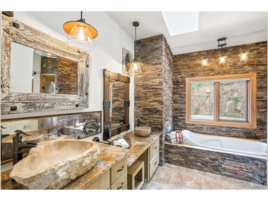Photo of 180 Enchanted Rd