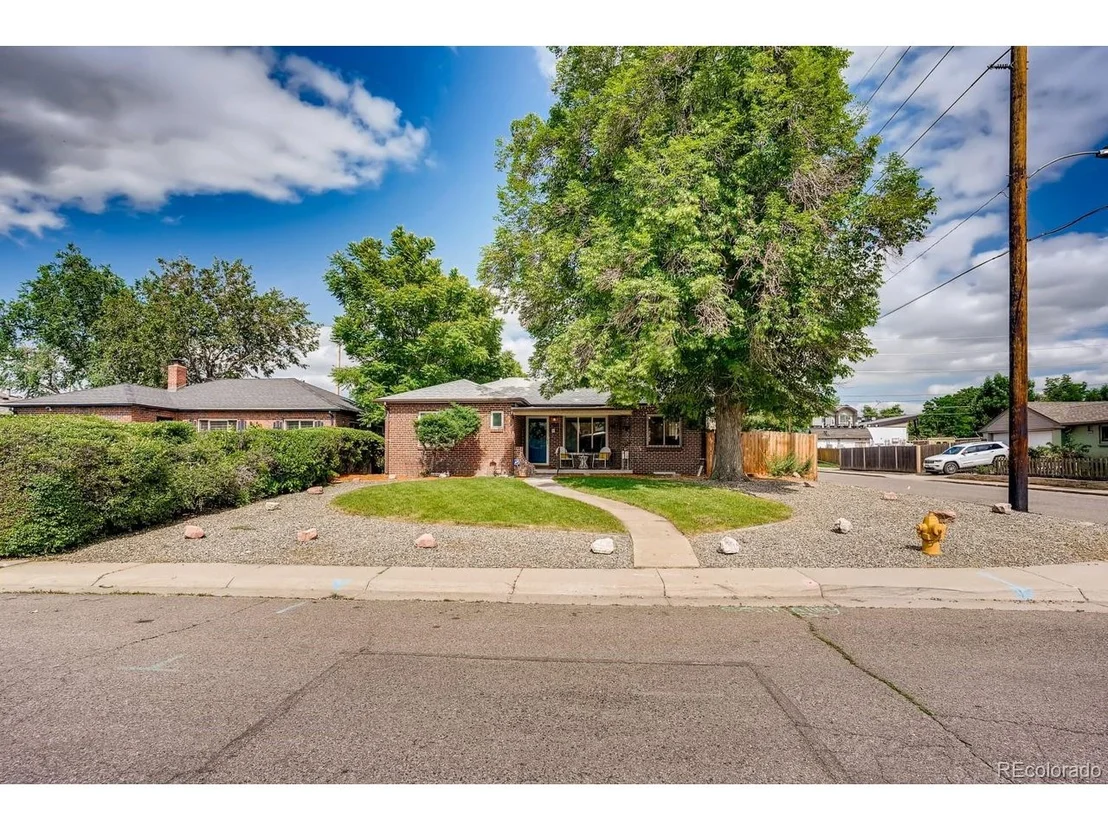 Photo of 2900 Elm St