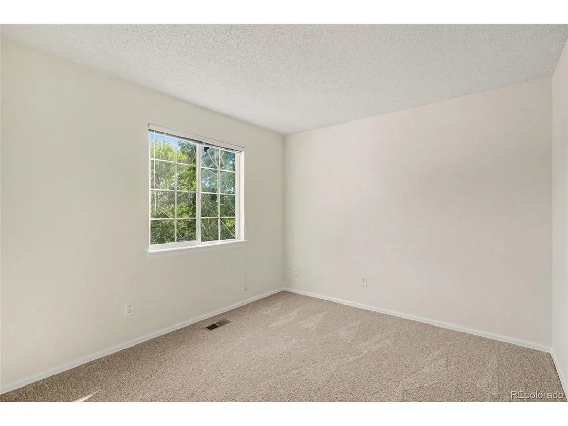 Photo of 23541 Broadmoor Dr