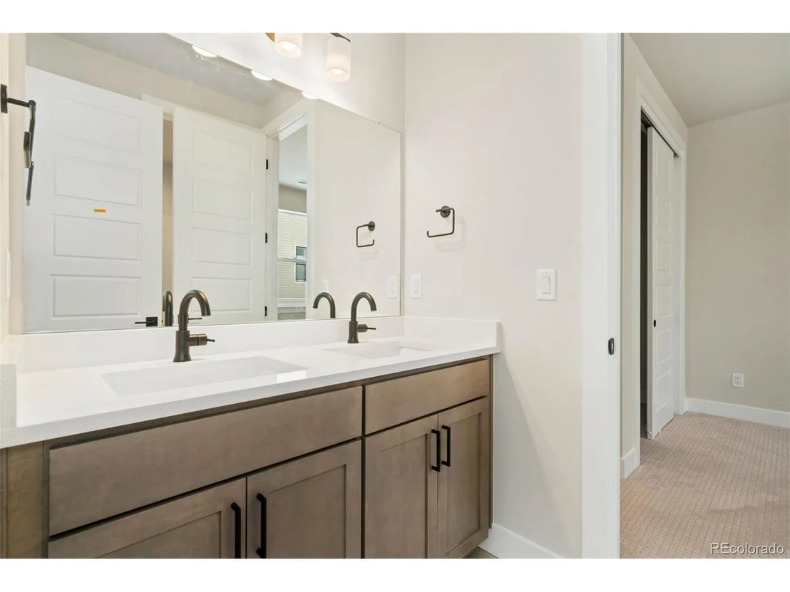 Photo of 1725 Lucent Ct