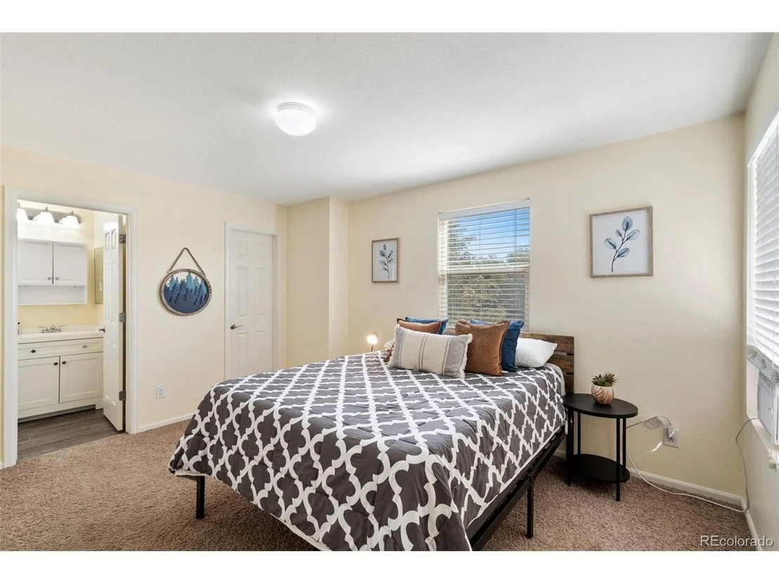 Photo of 10433 Forester Pl