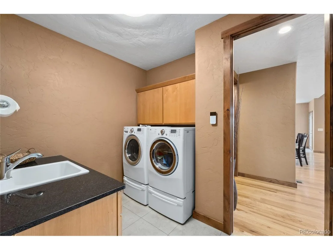 Photo of 5239 Hialeah Dr