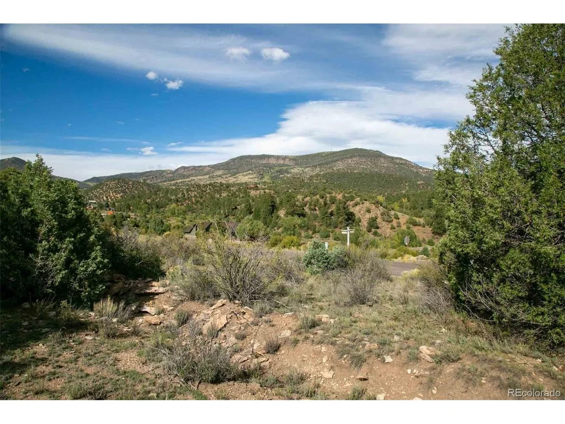 Photo of 963 Bear Creek Cir