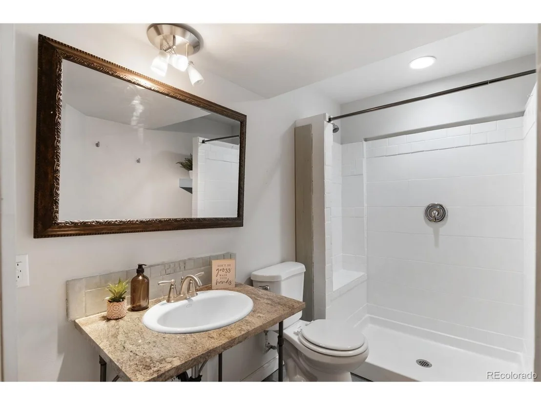 Photo of 2414 Winding Dr