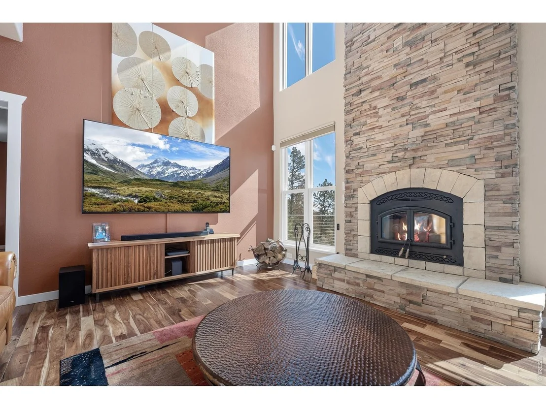 Photo of 820 Peakview Rd