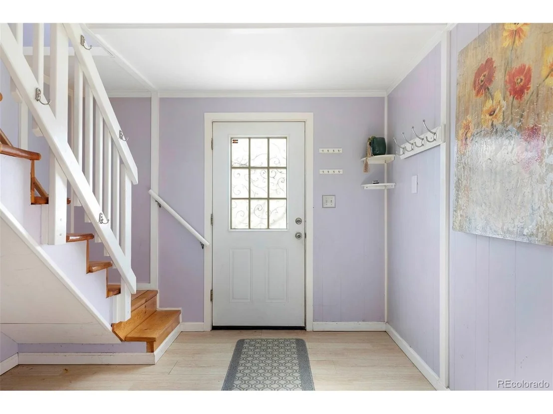 Photo of 560 S Pine Dr