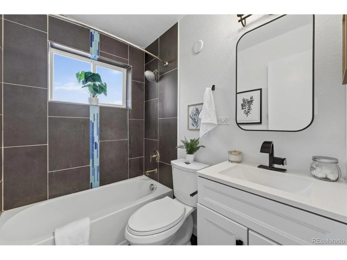 Photo of 3652 Locust St