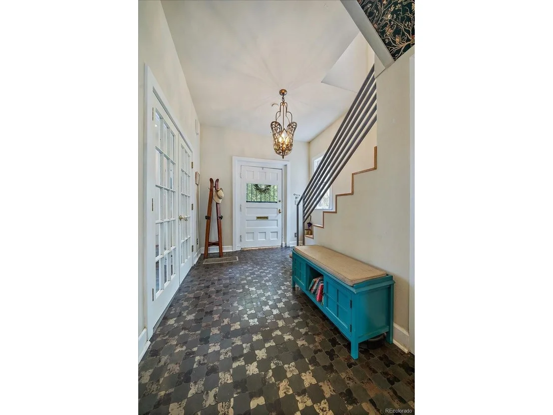 Photo of 1279 Vine St