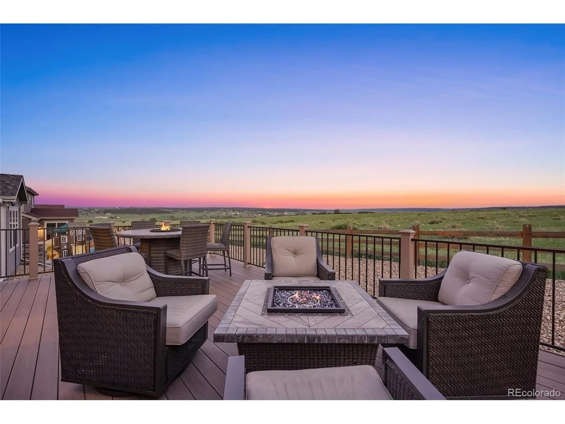 Photo of 7598 Oasis Dr