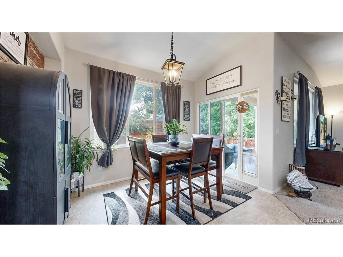 Photo of 517 Dee Rd