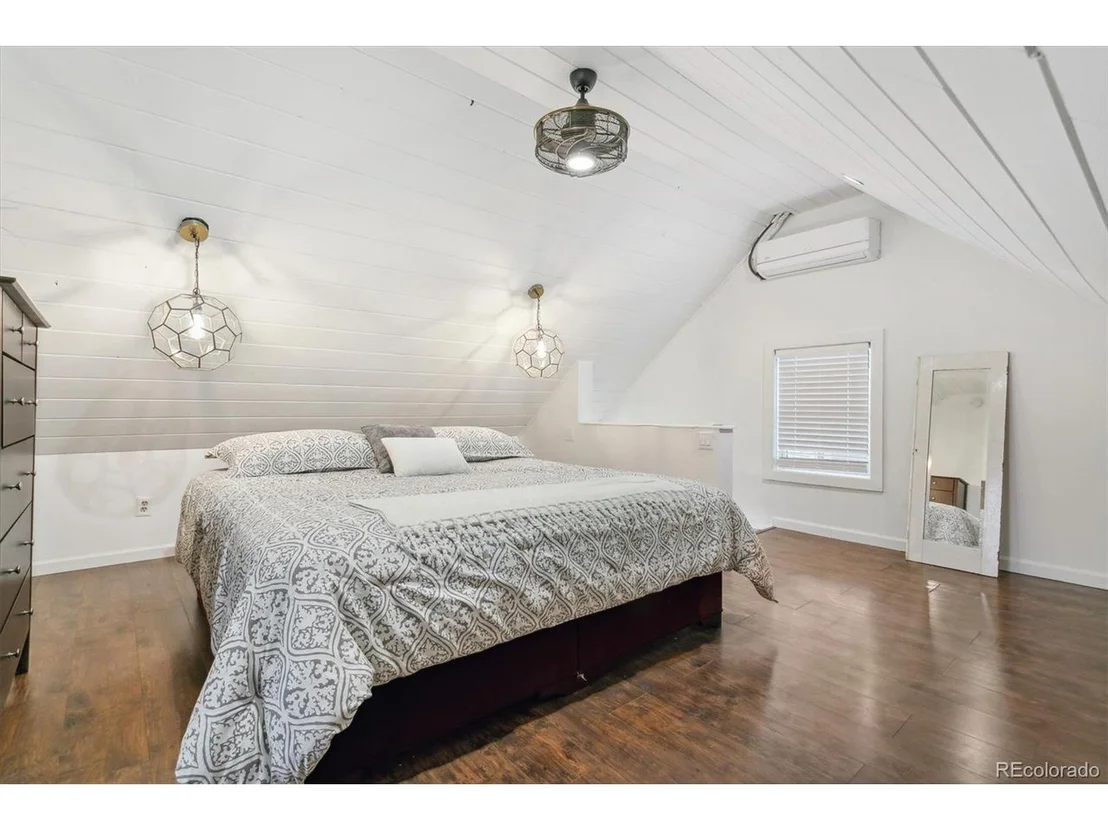 Photo of 1815 W 38th Ave