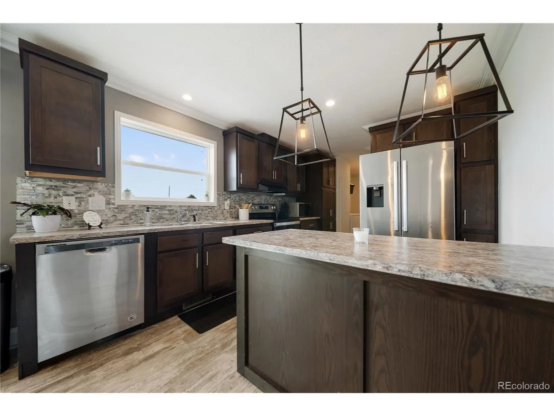 Photo of 539 W 9th St