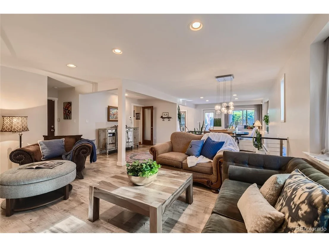 Photo of 161 3rd Ave