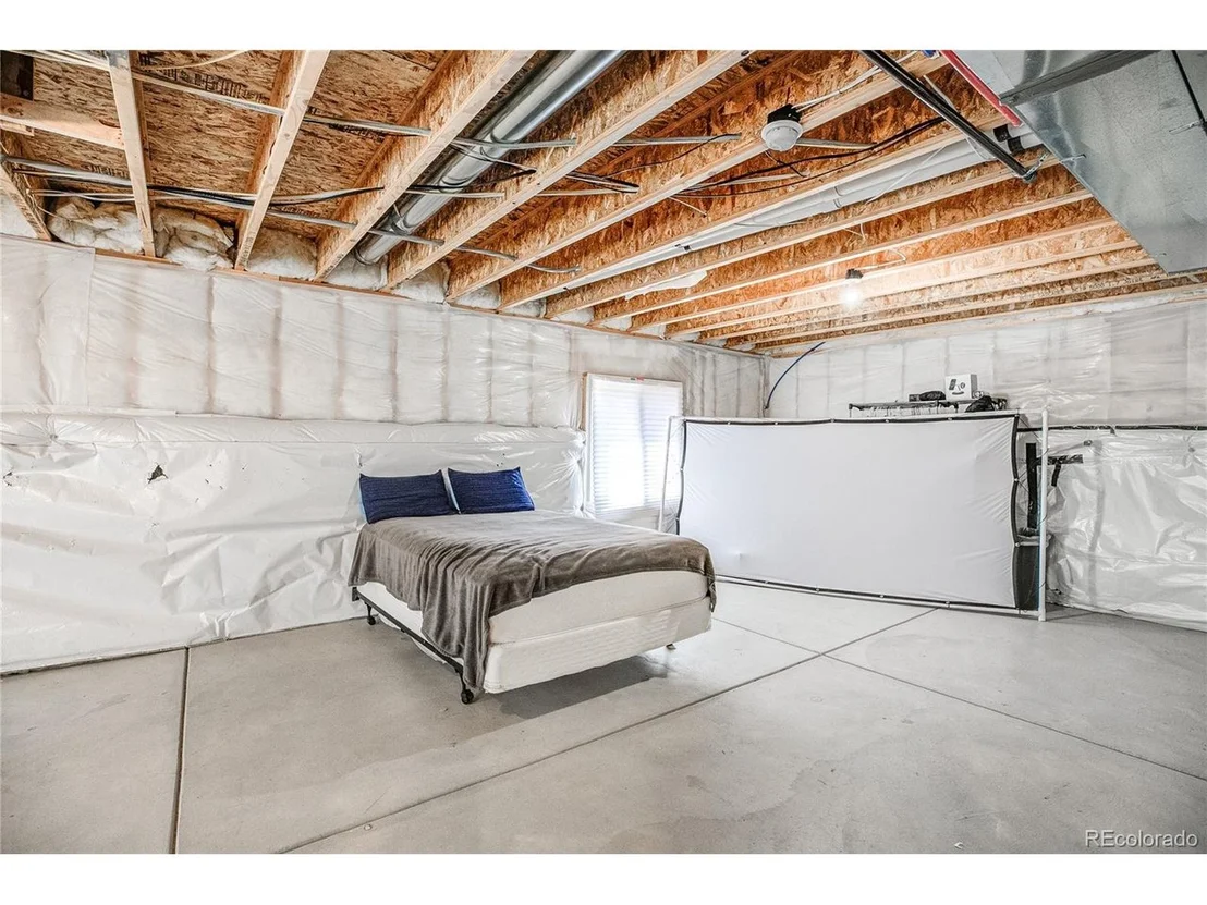 Photo of 669 N 16th Way