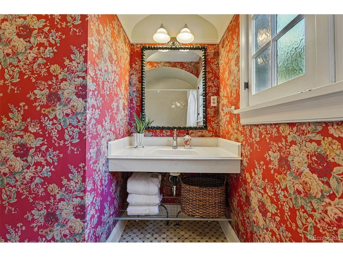 Photo of 1645 Locust St