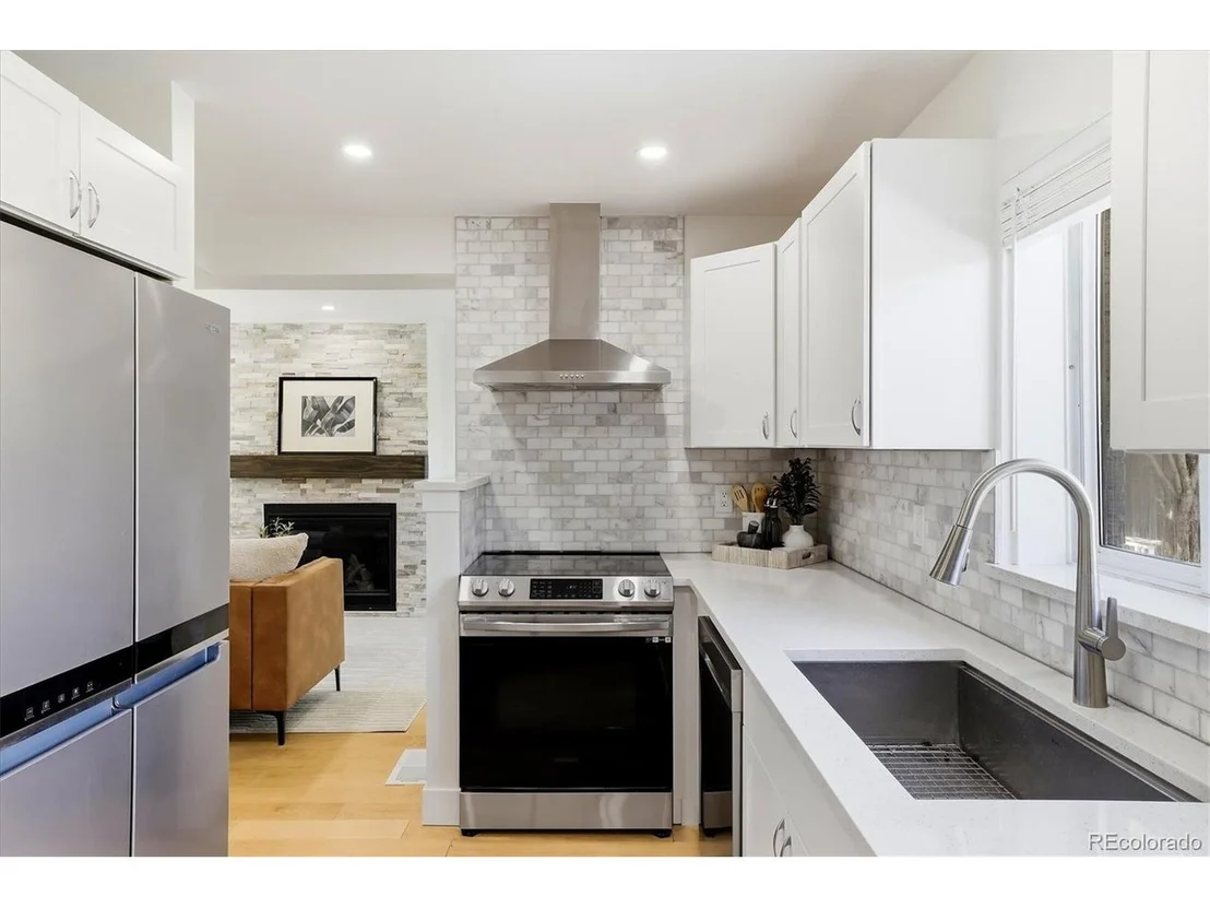 Photo of 2985 Eudora St