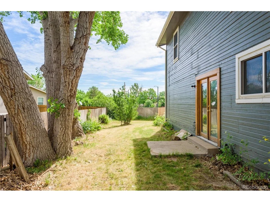 Photo of 8681 Bluegrass Cir
