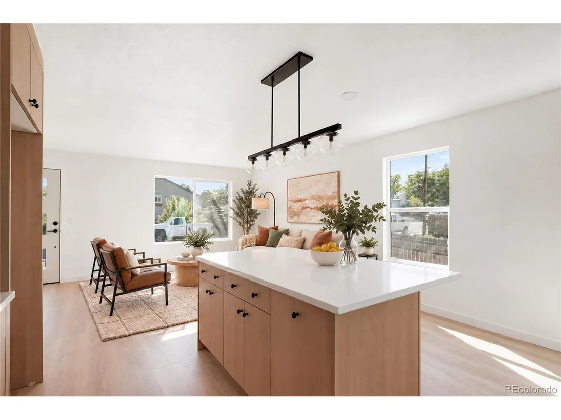 Photo of 4565 W Exposition Ave