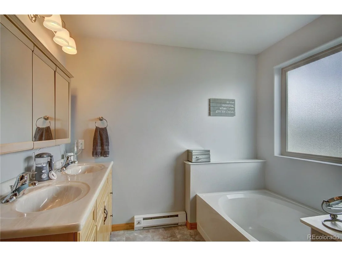 Photo of 1319 Meadow Dr