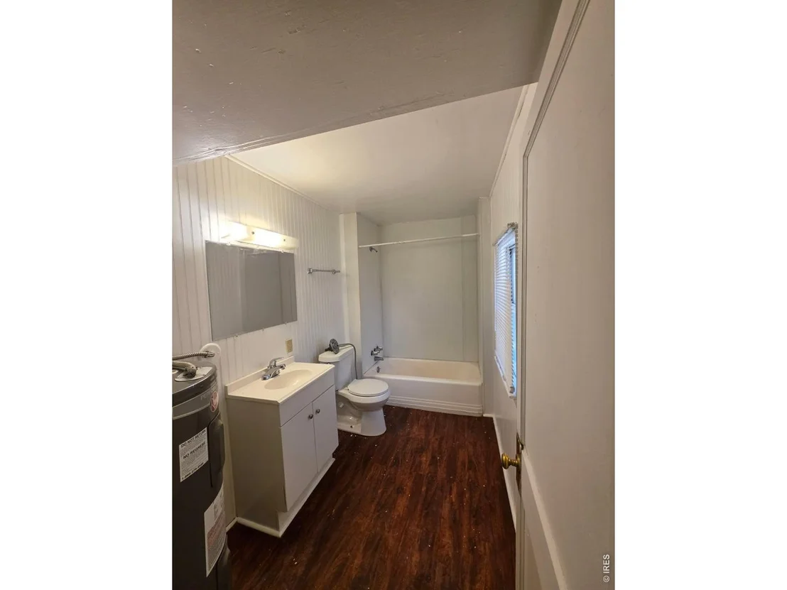 Photo of 310 N 8th Ave