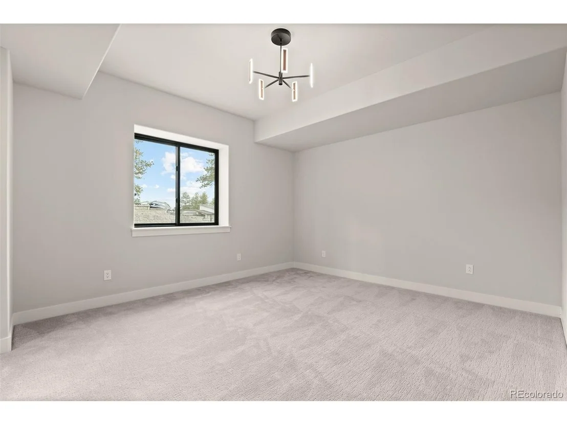 Photo of 5820 Powell Rd