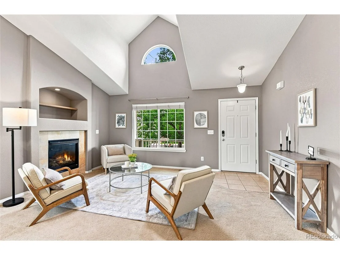 Photo of 330 Short Dr