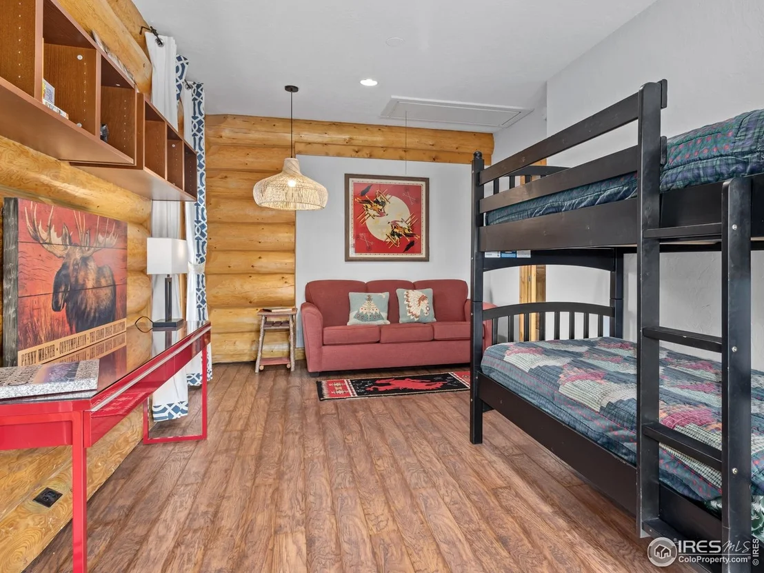 Photo of 2030 Cherokee Dr