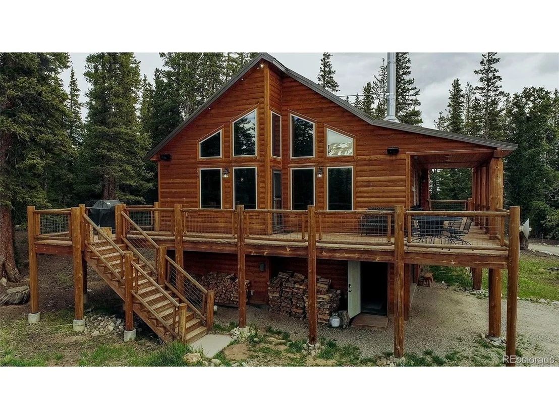Photo of 790 Mountain View Dr