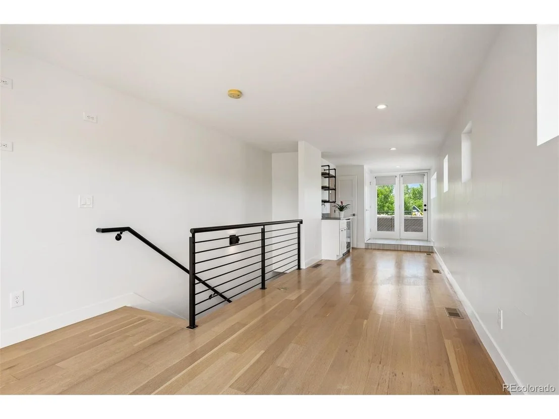 Photo of 2114 Lowell Blvd