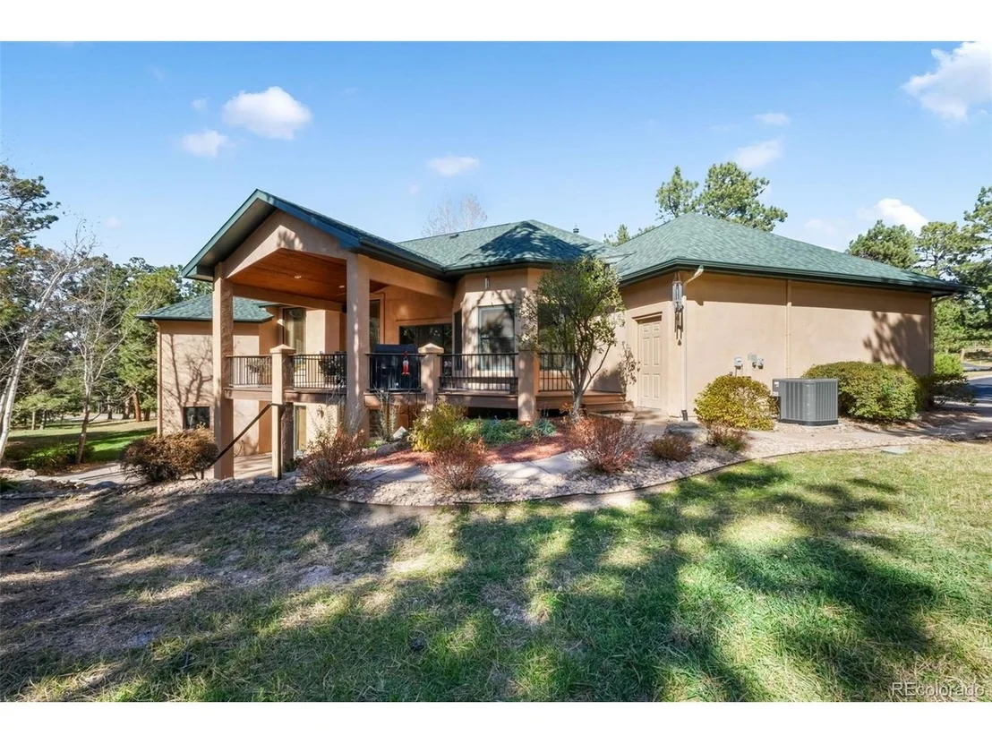 Photo of 17556 Colonial Park Dr