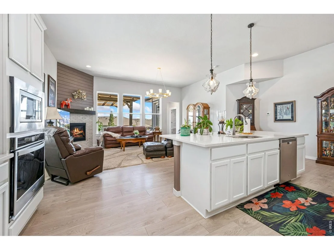 Photo of 4347 Bluffview Dr