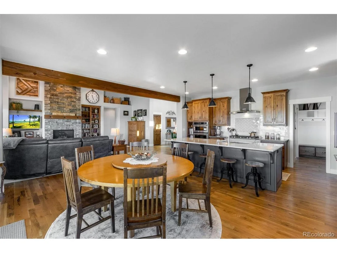 Photo of 39559 Hilltop Cir