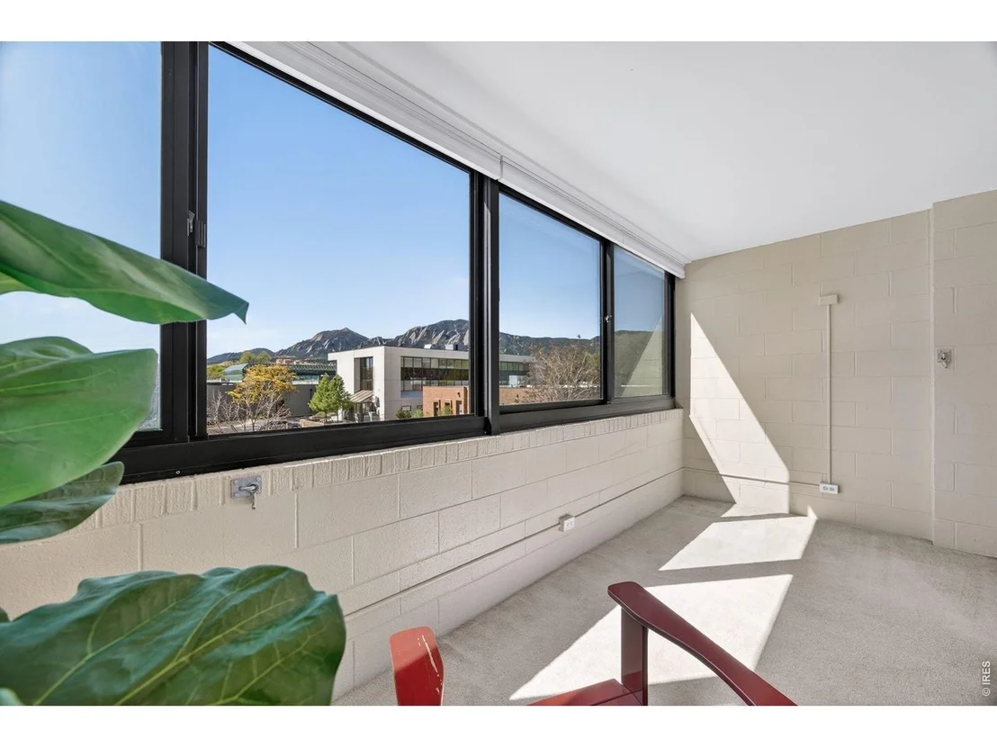Photo of Unit 201 at 1850 Folsom St