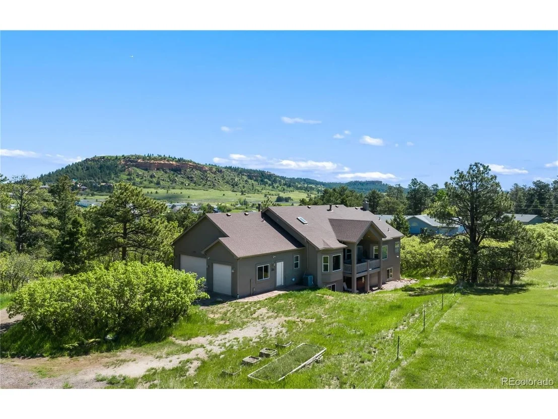 Photo of 261 Pinecrest Way