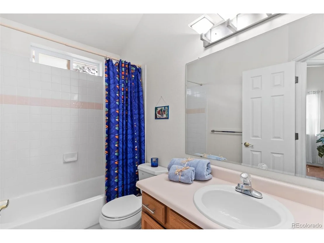 Photo of 4945 Tesla Cir