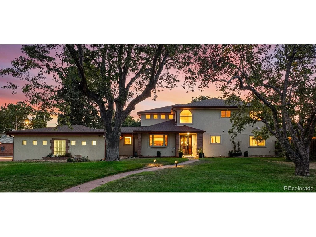 Photo of 2801 N Monaco Pkwy