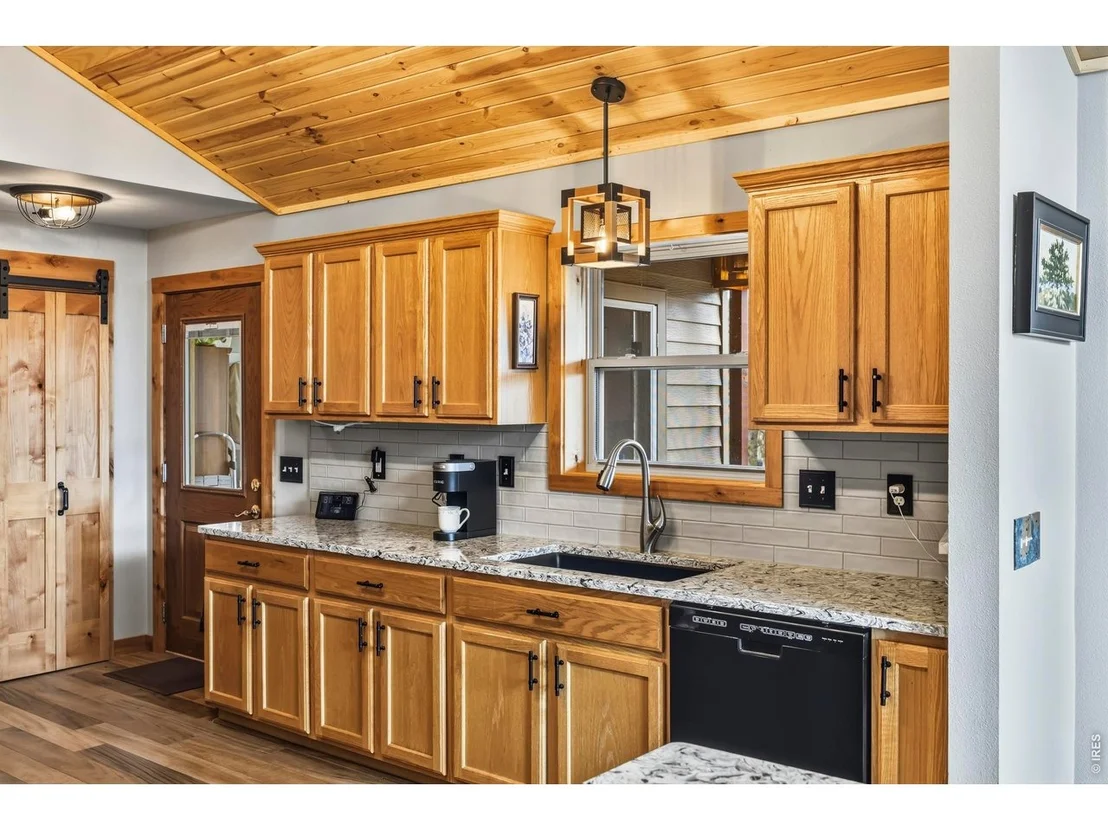 Photo of 557 Red Bluff Rd