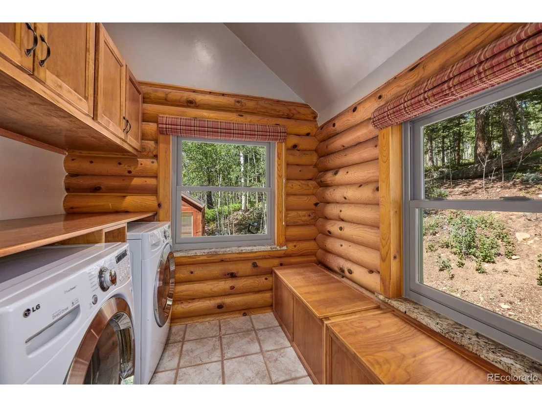 Photo of 323 Spruce Way