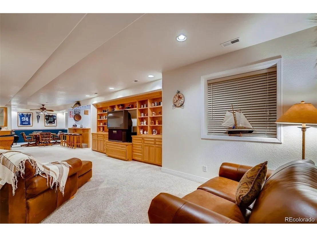 Photo of 935 Green Gables Cir Ct