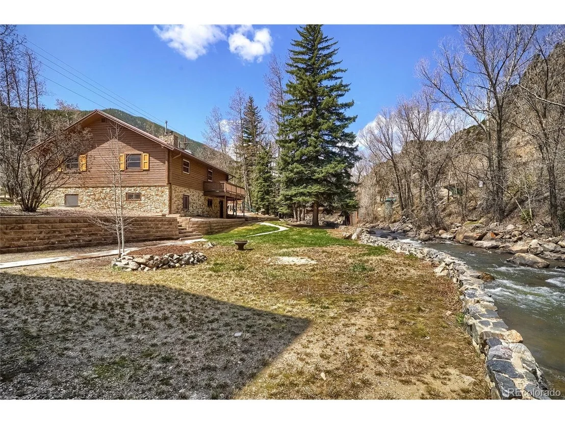 Photo of 123 Silver Lakes Dr