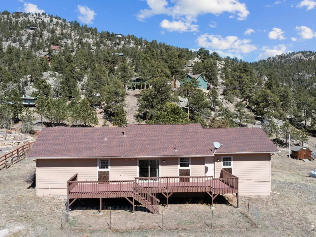Photo of 582 Meadowview Dr