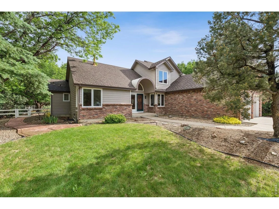 Photo of 6852 Peppertree Dr