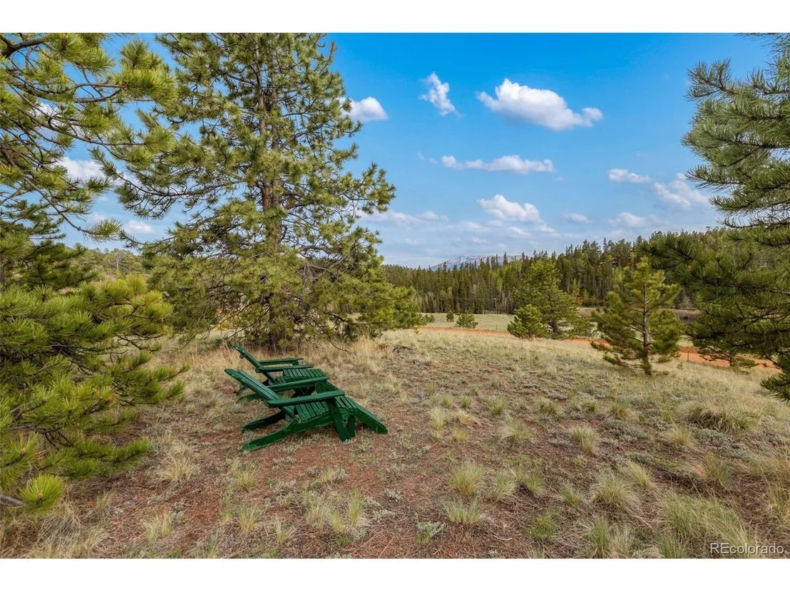 Photo of 996 Spring Valley Dr