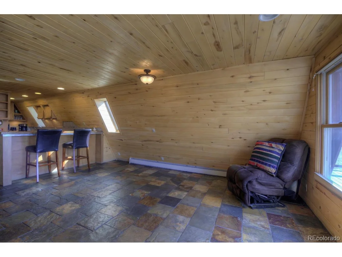 Photo of 257 Round Hill Rd