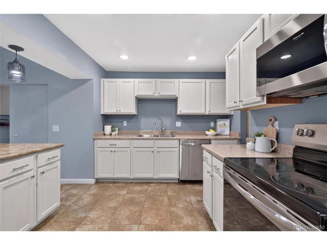 Photo of 7981 Robin Ln