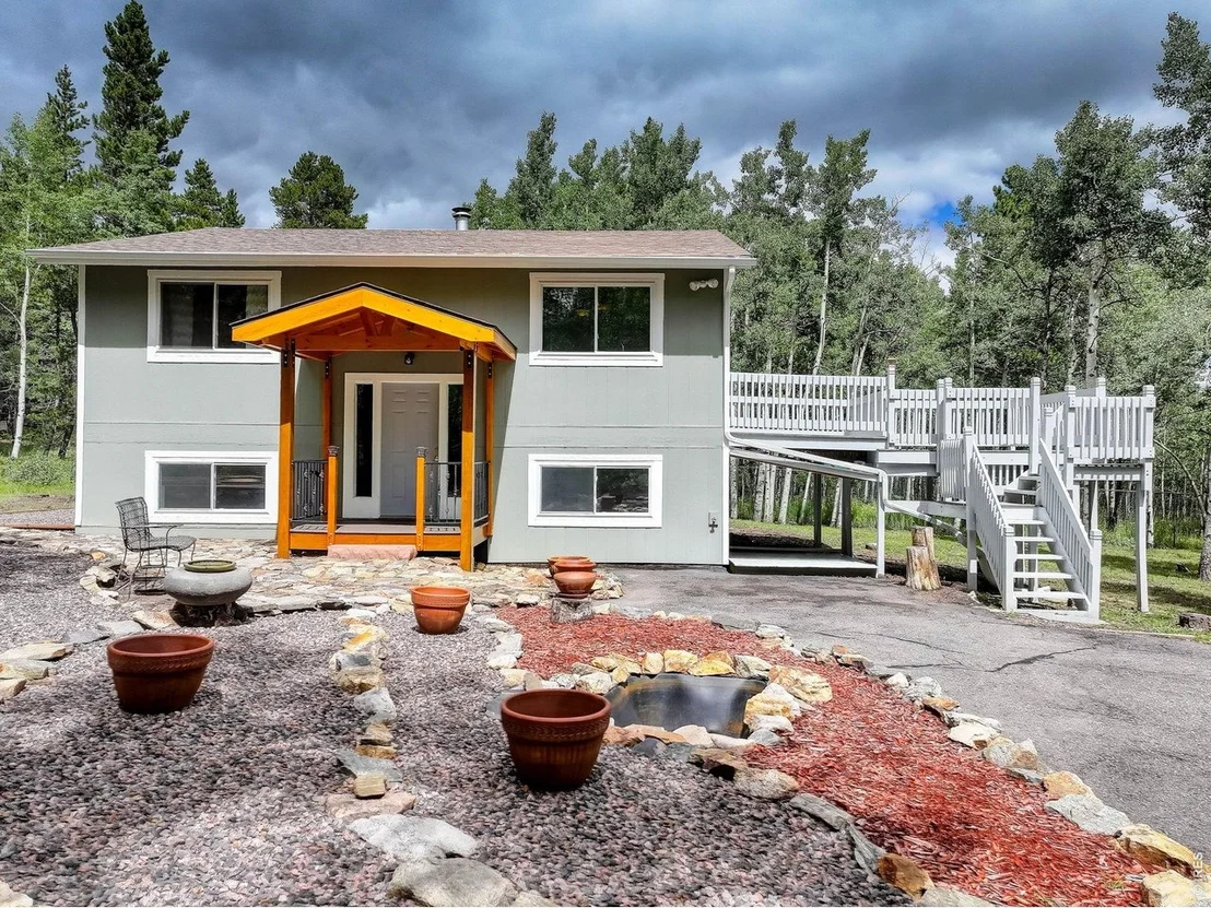 Photo of 233 Deer Cir