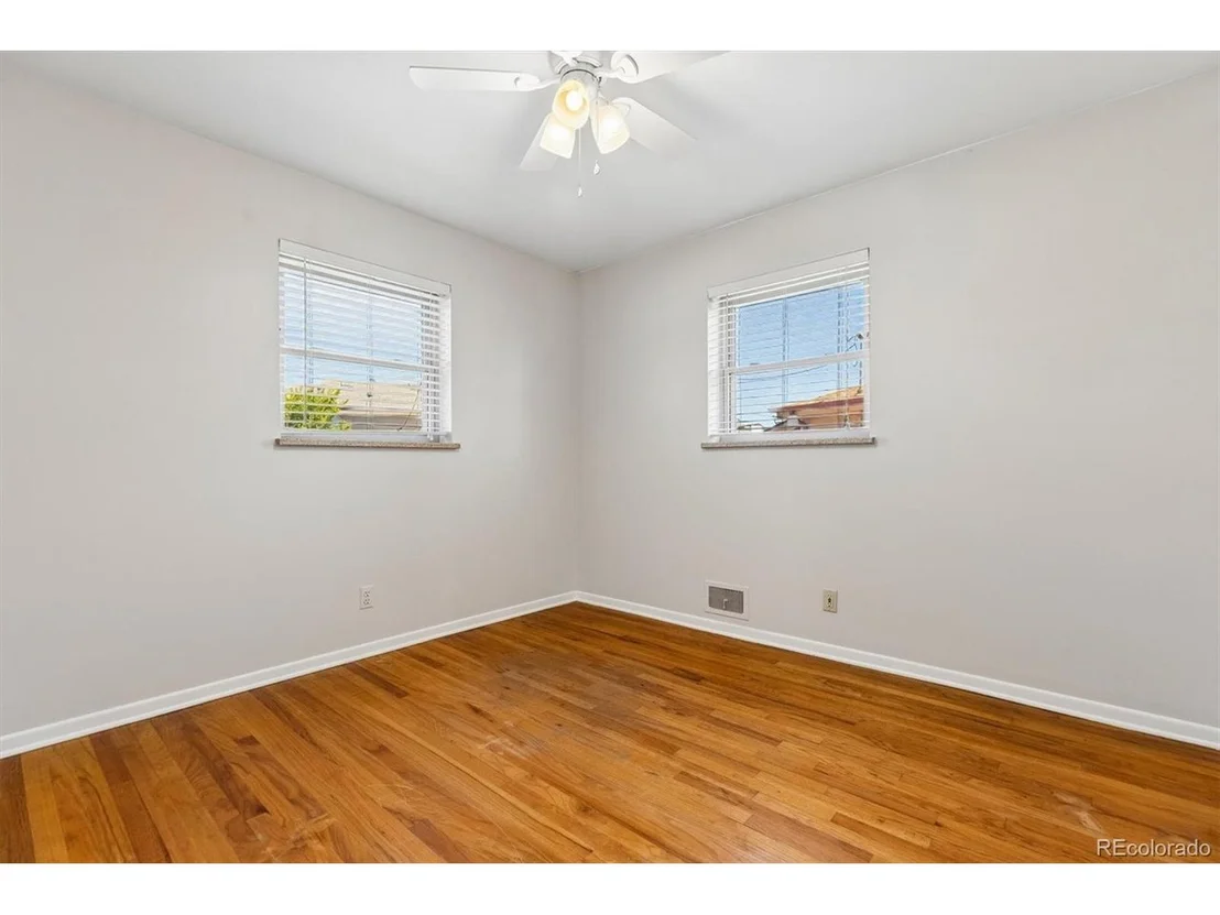 Photo of 5755 Dover St