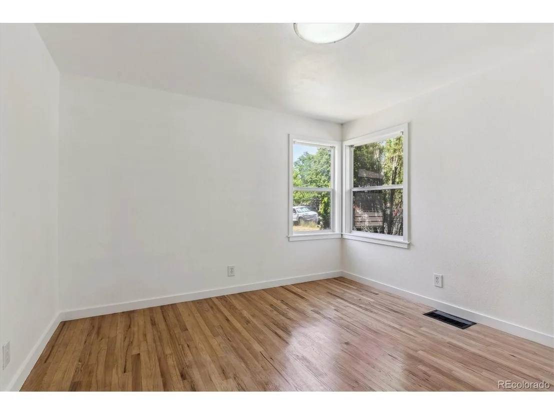 Photo of 2045 Newark St