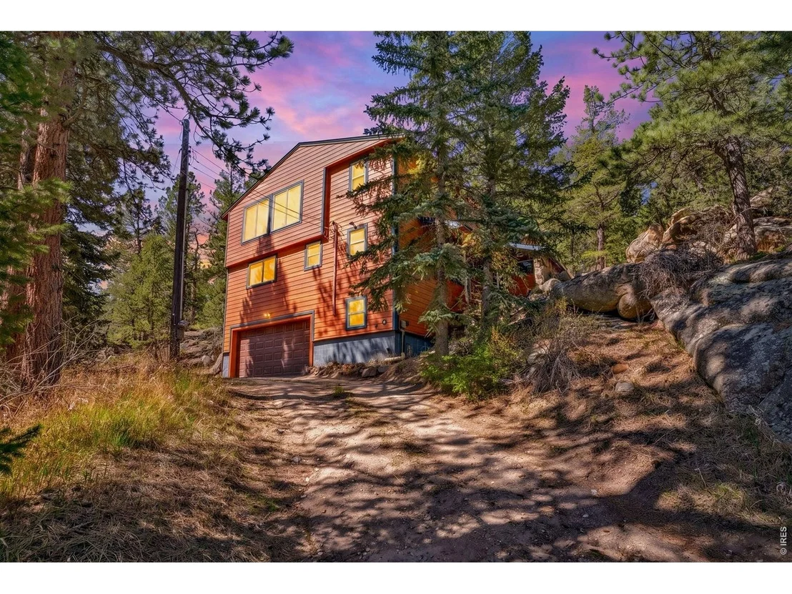 Photo of 527 Hemlock Dr